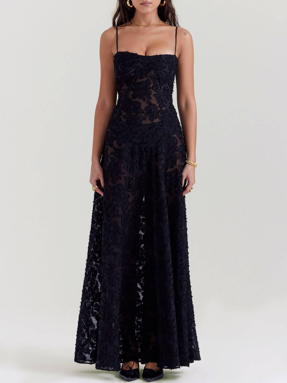 Gracefully Styled Dress for Any Occasion