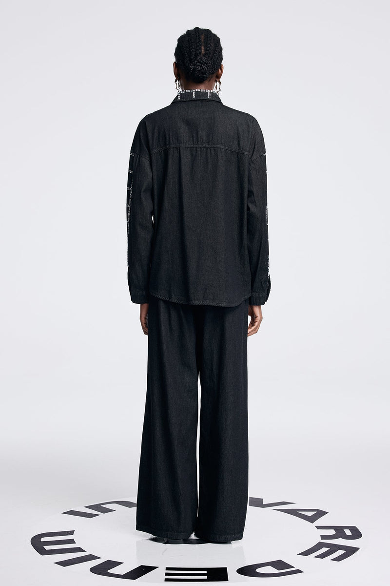 Effortlessly Elegant Shirt with a Timeless Design