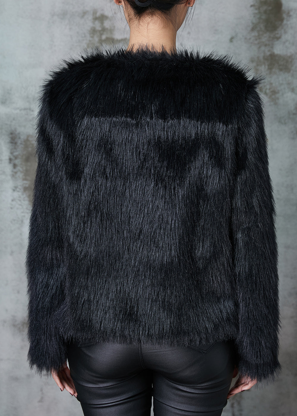 Well Tailored Coat with a Graceful Silhouette