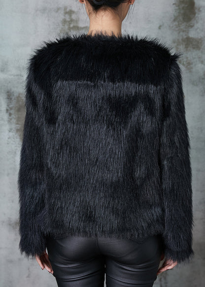 Well Tailored Coat with a Graceful Silhouette
