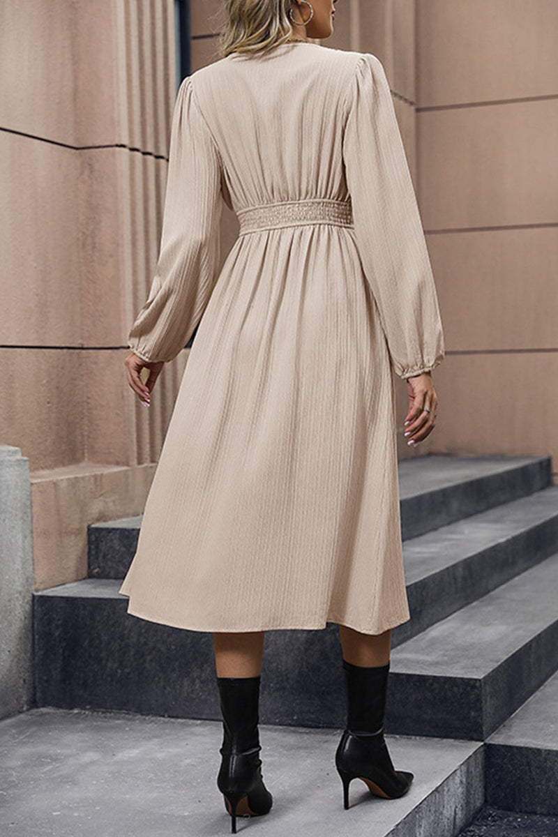 Effortlessly Elegant Dress with a Timeless Design