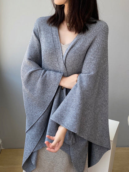 Well Tailored Cardigan with a Graceful Silhouette