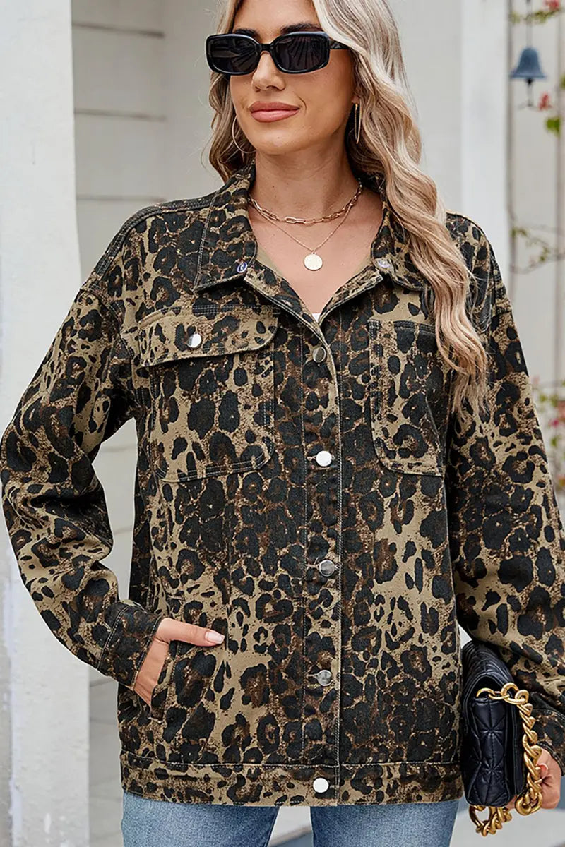 Effortlessly Elegant Jacket with a Timeless Design