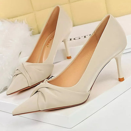 Beautifully Finished Heels in a Timeless Design