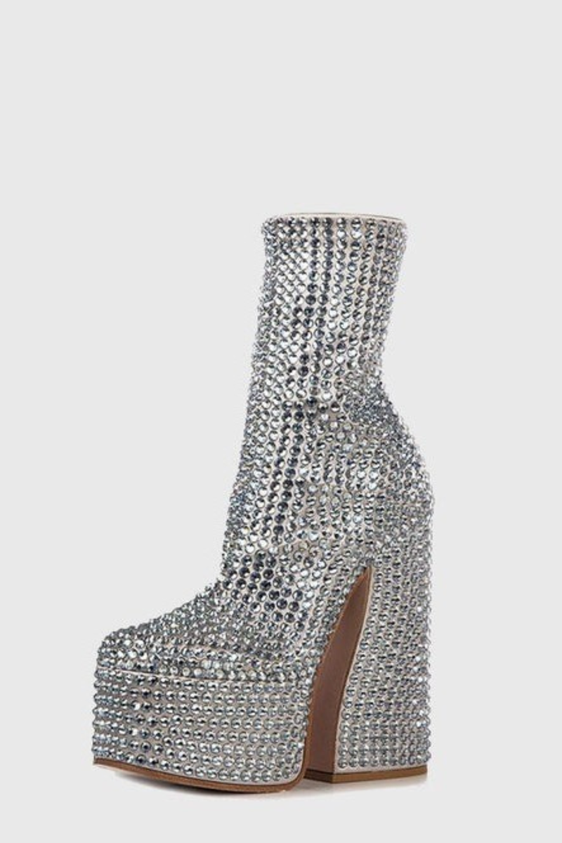 Classic Vintage Boots with a Flattering Fit