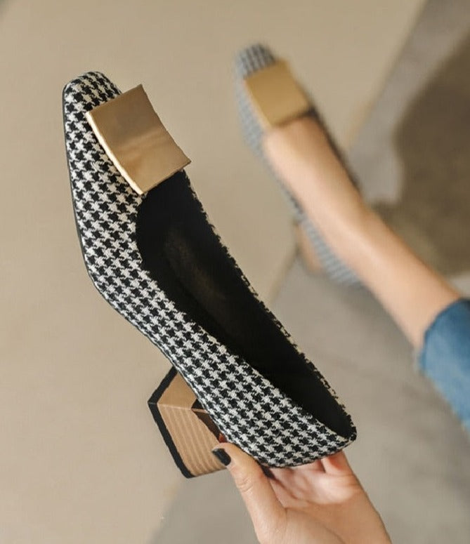 Effortlessly Elegant Shoes with a Timeless Design