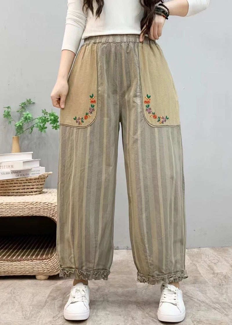 Effortlessly Elegant Pants with a Timeless Design