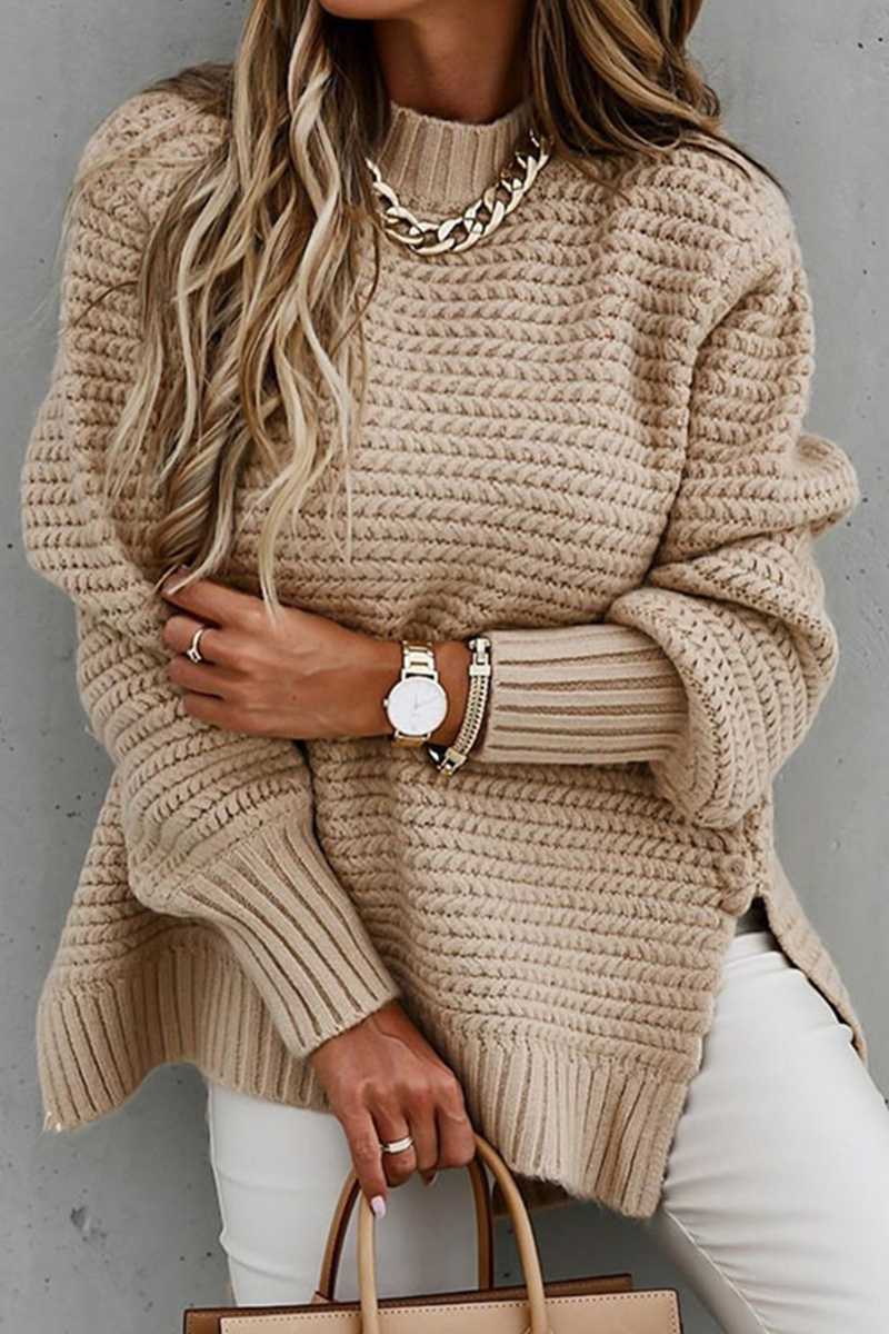 Well Tailored Sweater with a Graceful Silhouette