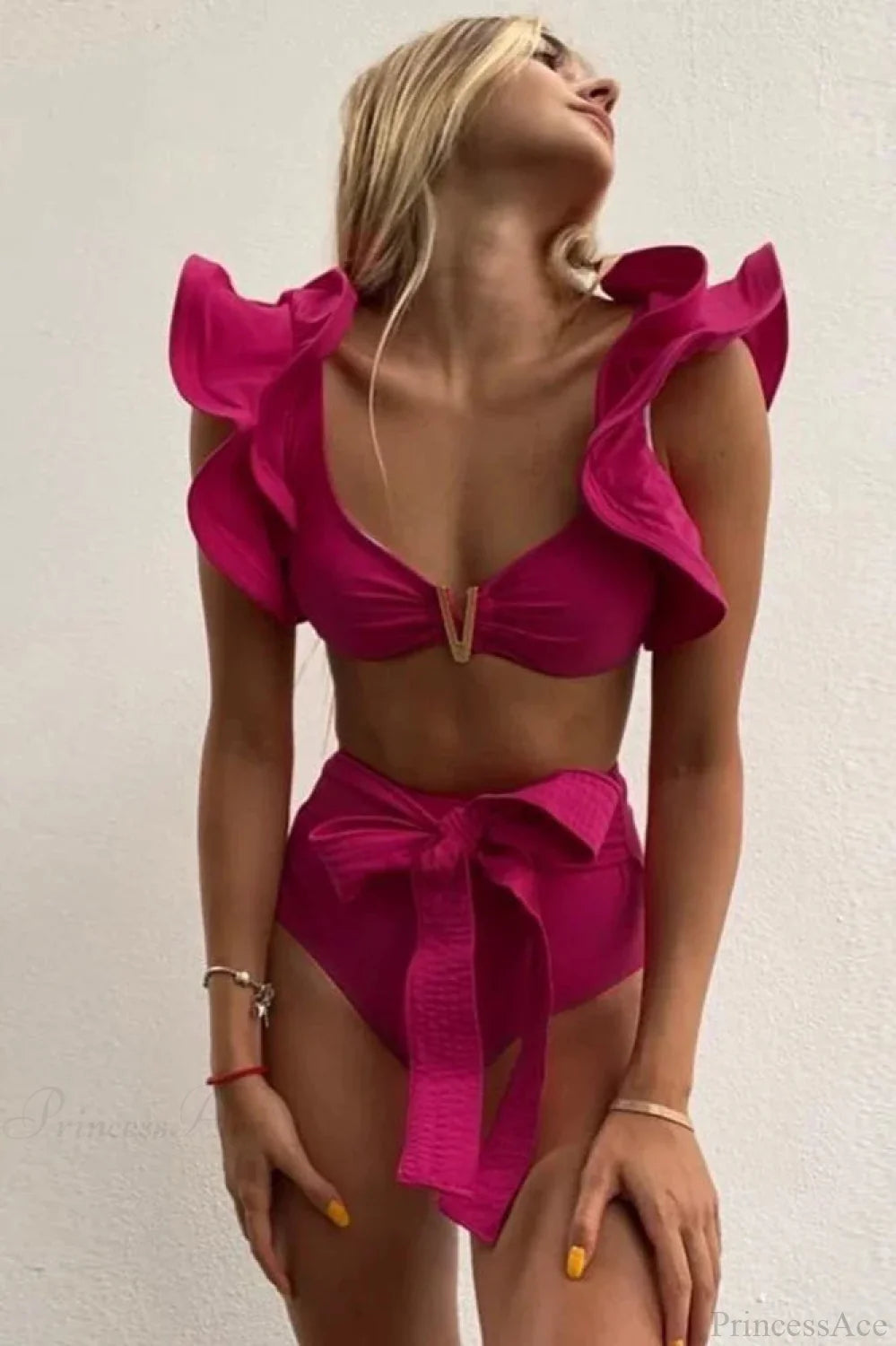 Effortlessly Elegant Bikini with a Timeless Design