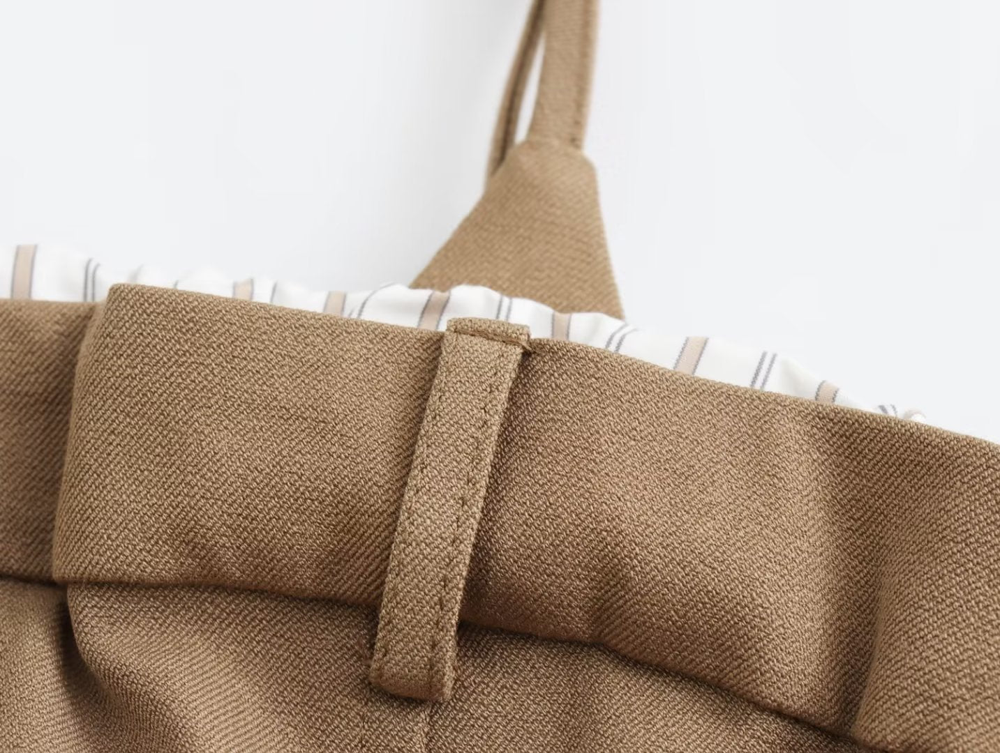 Effortlessly Elegant Garment with a Timeless Design