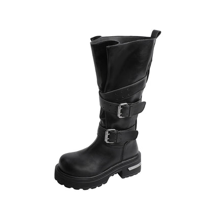 Well Tailored Boots with a Graceful Silhouette