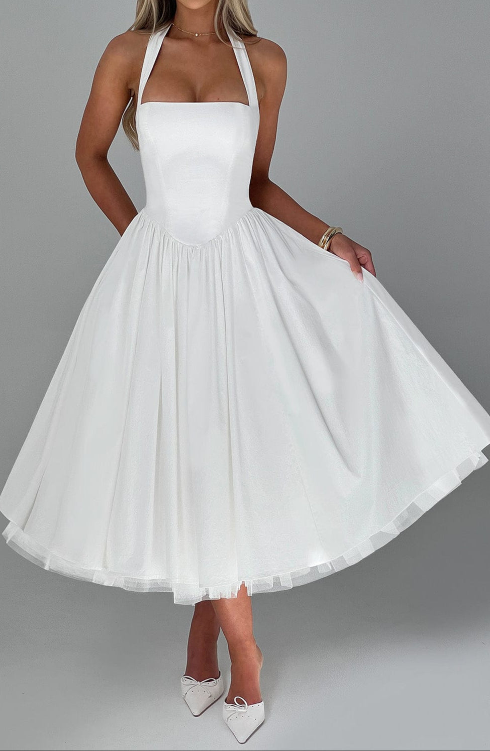 Gracefully Styled Dress for Any Occasion