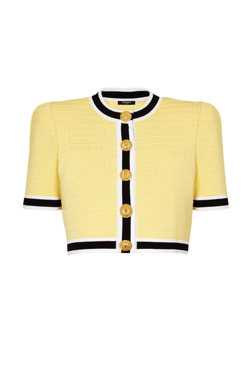 Effortlessly Elegant Garment with a Timeless Design