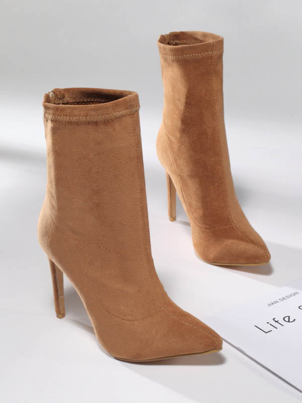 Beautifully Finished Boots in a Timeless Design