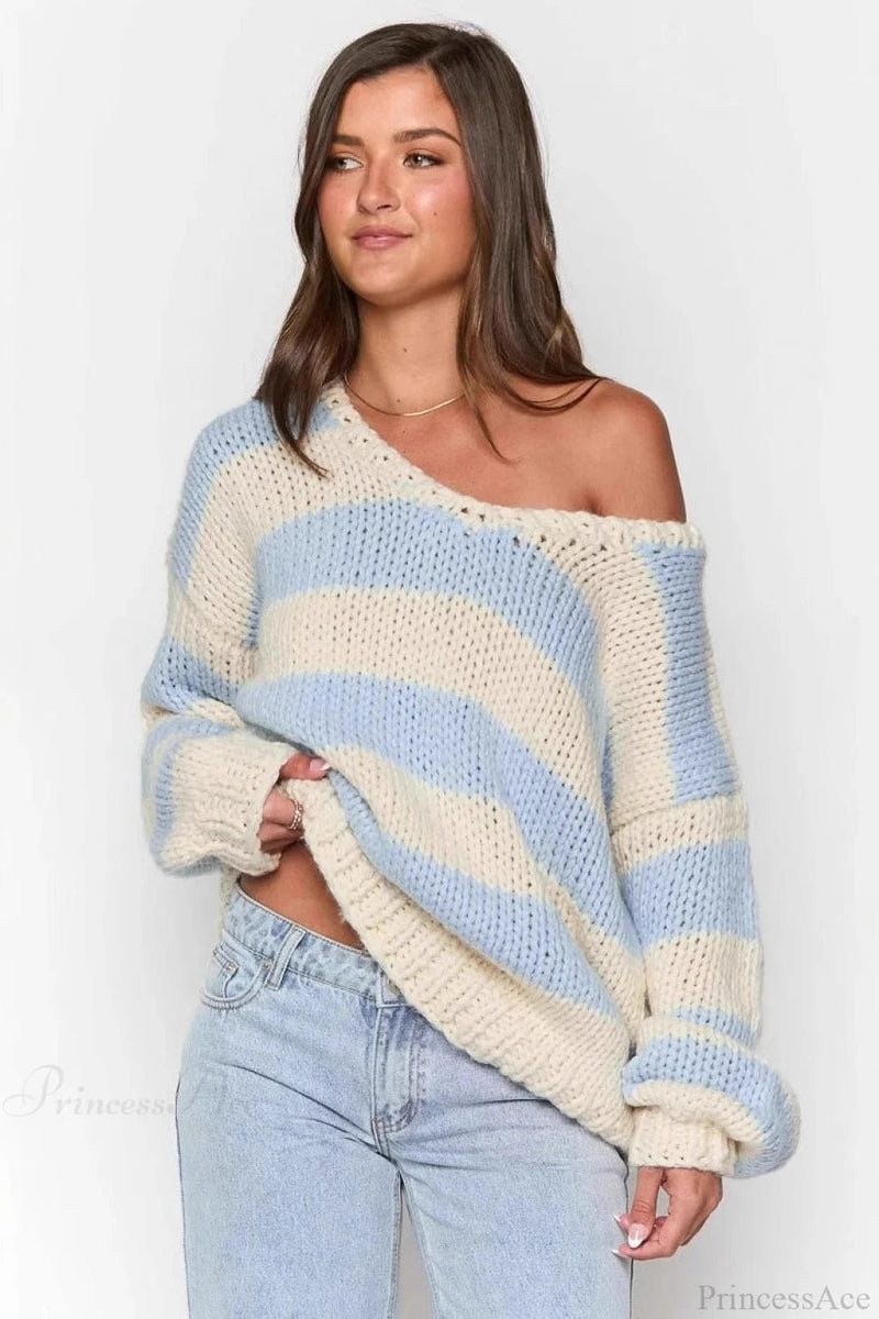 Effortlessly Elegant Sweater with a Timeless Design
