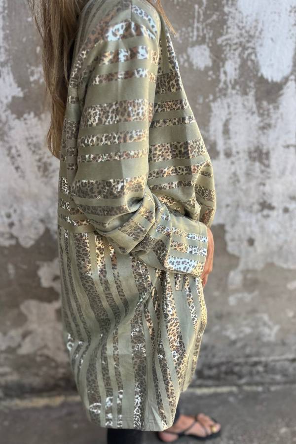 Elegantly Styled Coat for Everyday Wear