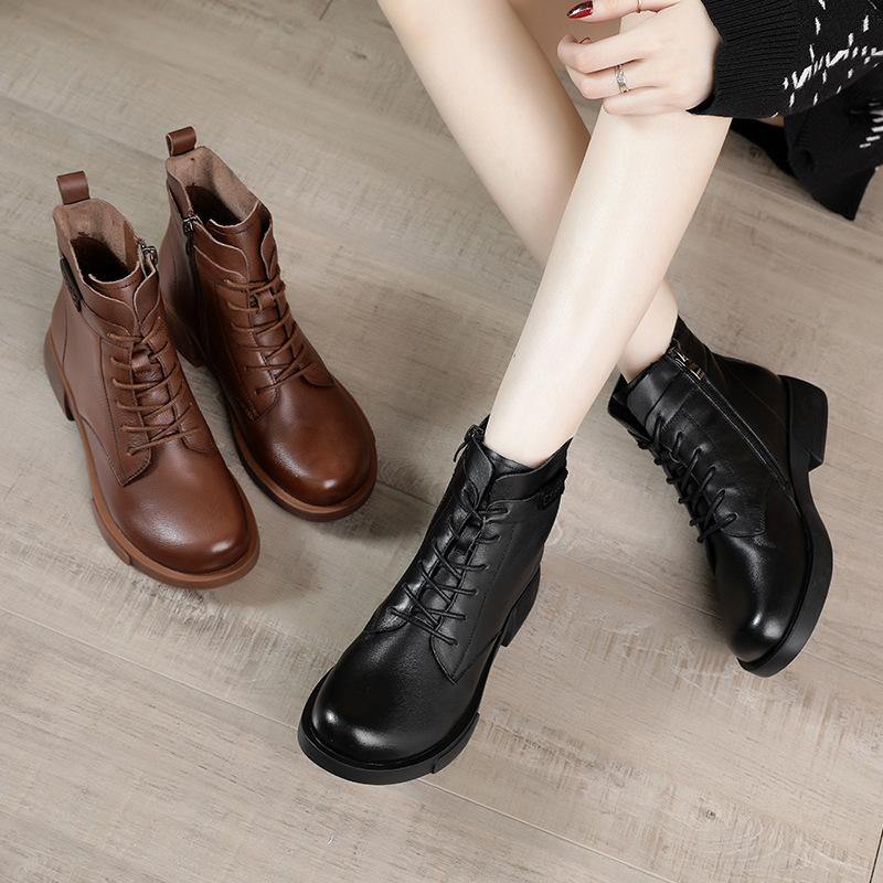 Well Tailored Boots with a Graceful Silhouette