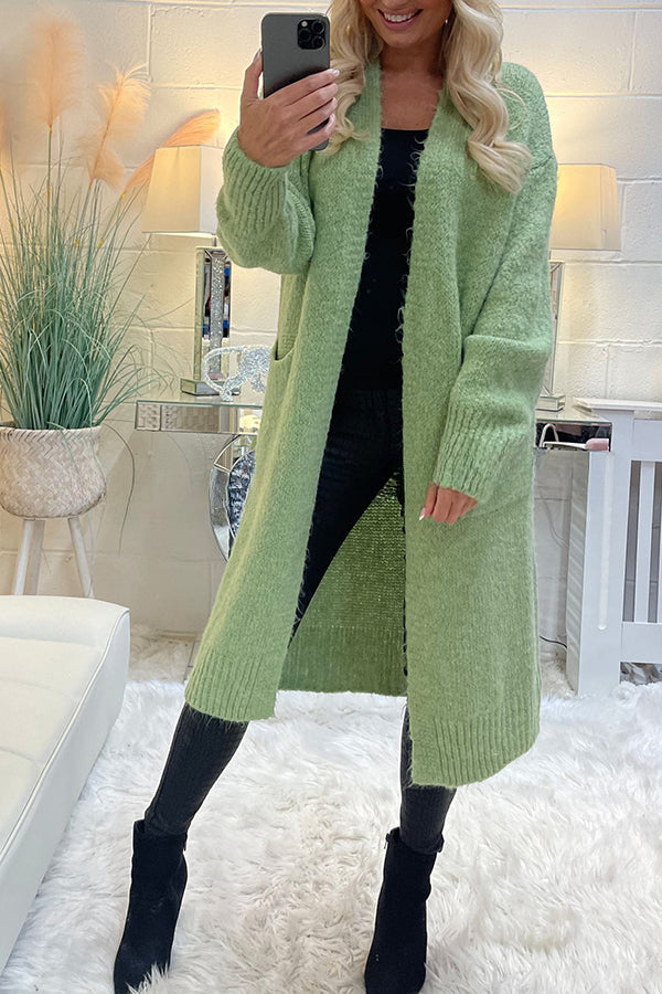 Well Tailored Cardigan with a Graceful Silhouette