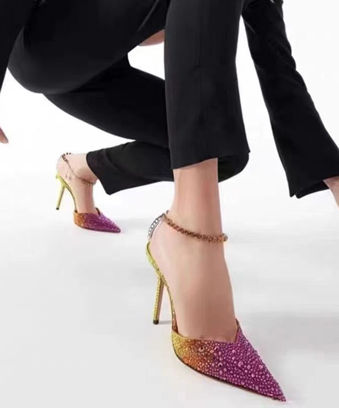 Well Tailored Sandals with a Graceful Silhouette