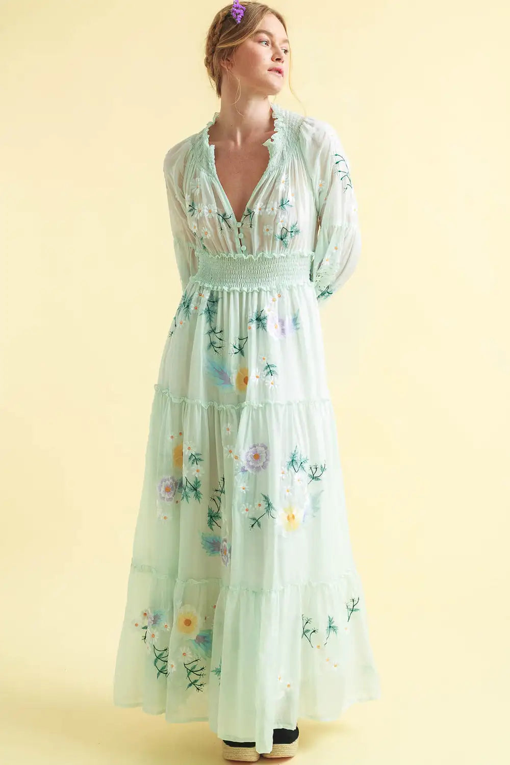 Gracefully Styled Dress for Any Occasion