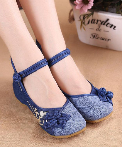 Well Tailored Heels with a Graceful Silhouette