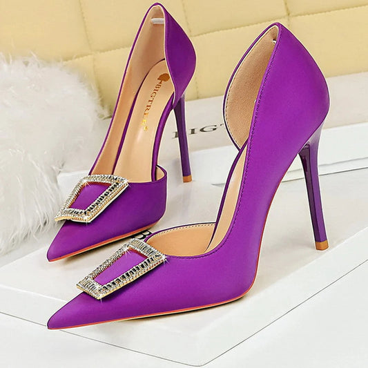 Well Tailored Heels with a Graceful Silhouette