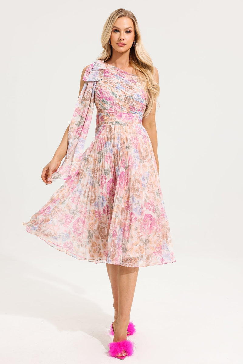 Well Tailored Dress with a Graceful Silhouette