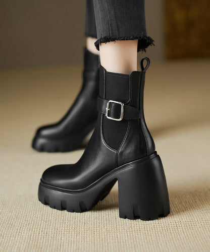 Effortlessly Elegant Boots with a Timeless Design
