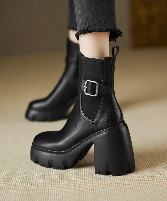 Effortlessly Elegant Boots with a Timeless Design
