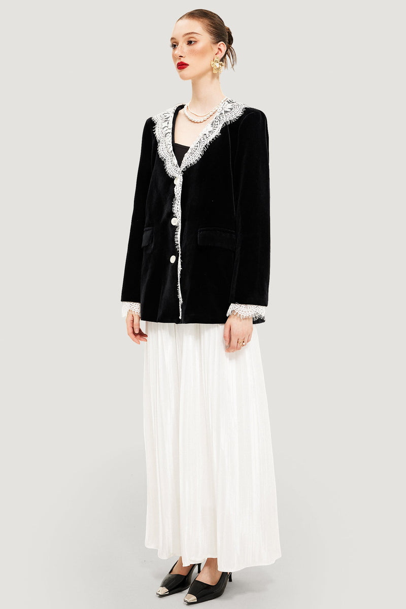 Effortlessly Elegant Garment with a Timeless Design