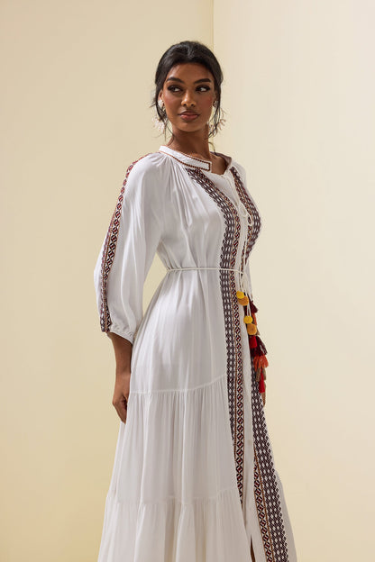 Effortlessly Elegant Dress with a Timeless Design