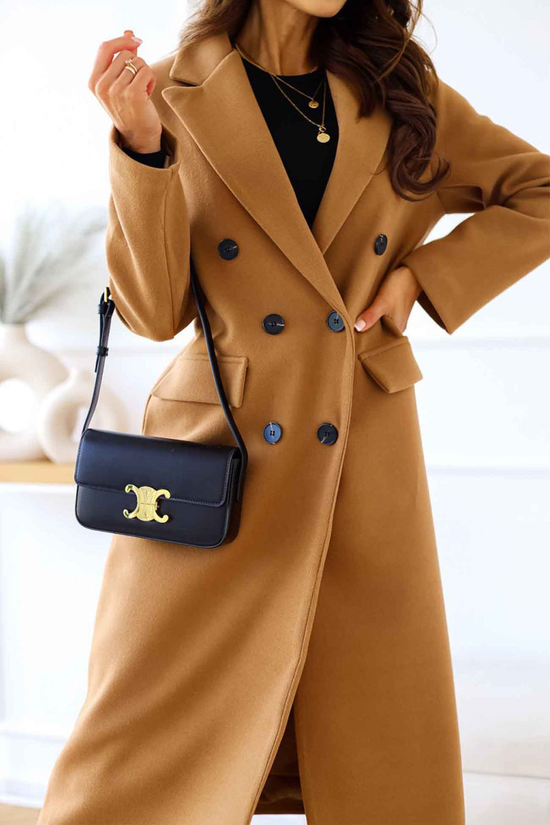 Well Tailored Coat with a Graceful Silhouette