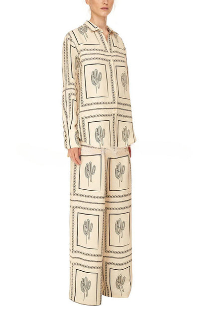 Well Tailored Pants with a Graceful Silhouette