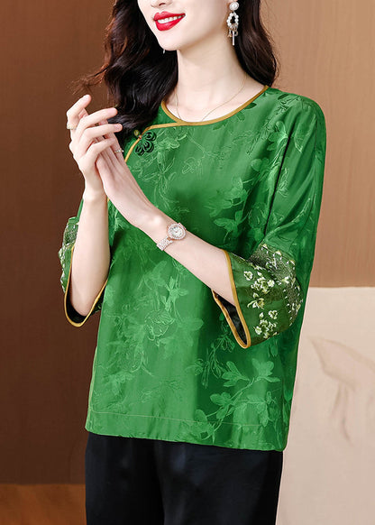 Well Tailored Shirt with a Graceful Silhouette