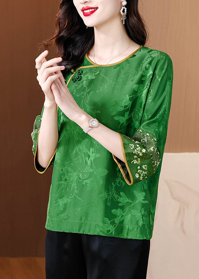 Well Tailored Shirt with a Graceful Silhouette