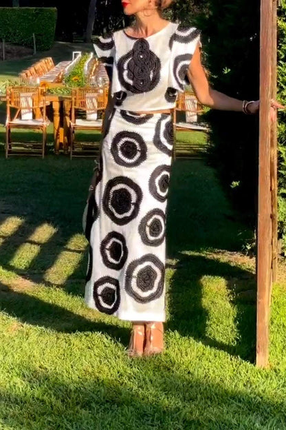 Beautifully Finished Top in a Timeless Design