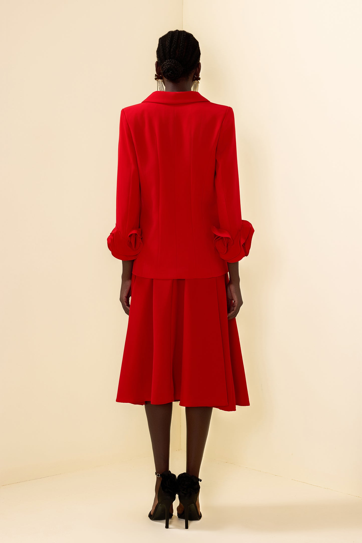 Effortlessly Elegant Garment with a Timeless Design