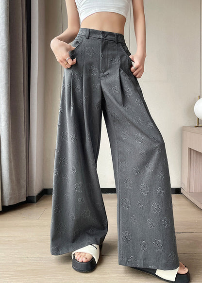 Effortlessly Elegant Pants with a Timeless Design