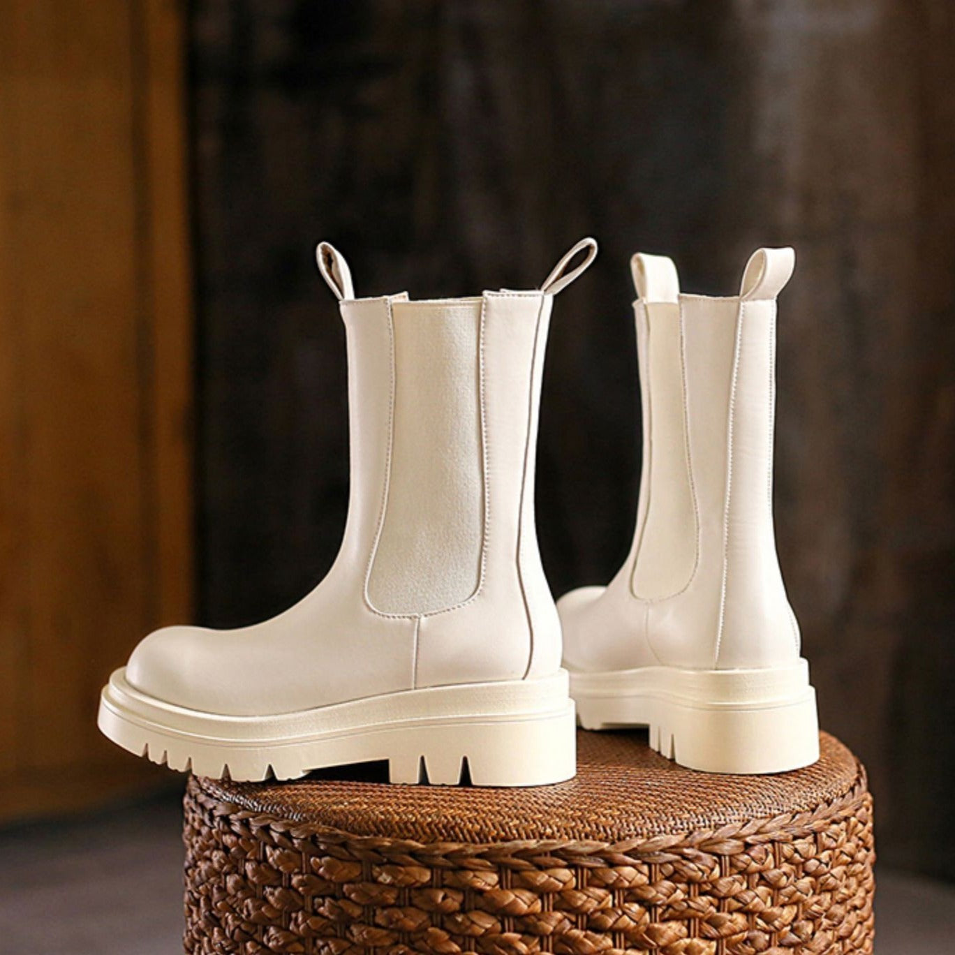Well Tailored Boots with a Graceful Silhouette