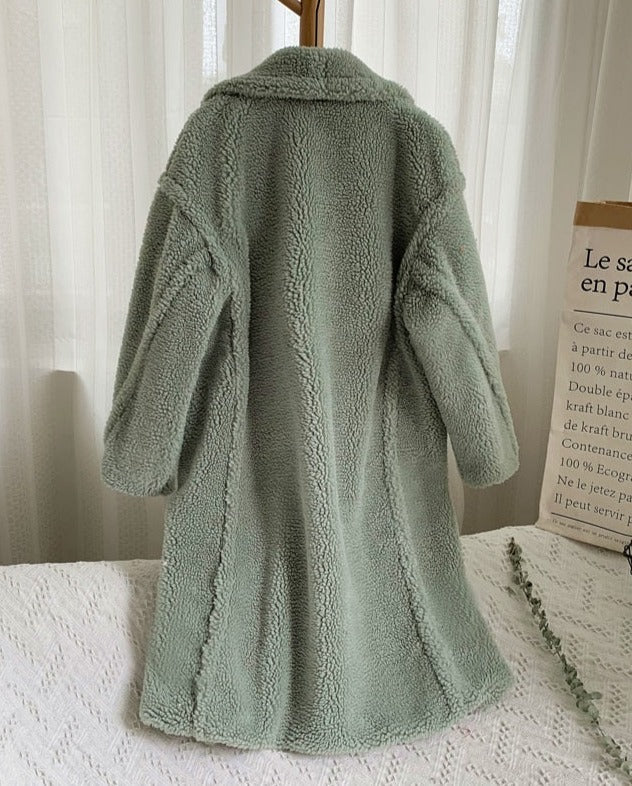 Elegantly Styled Coat for Everyday Wear