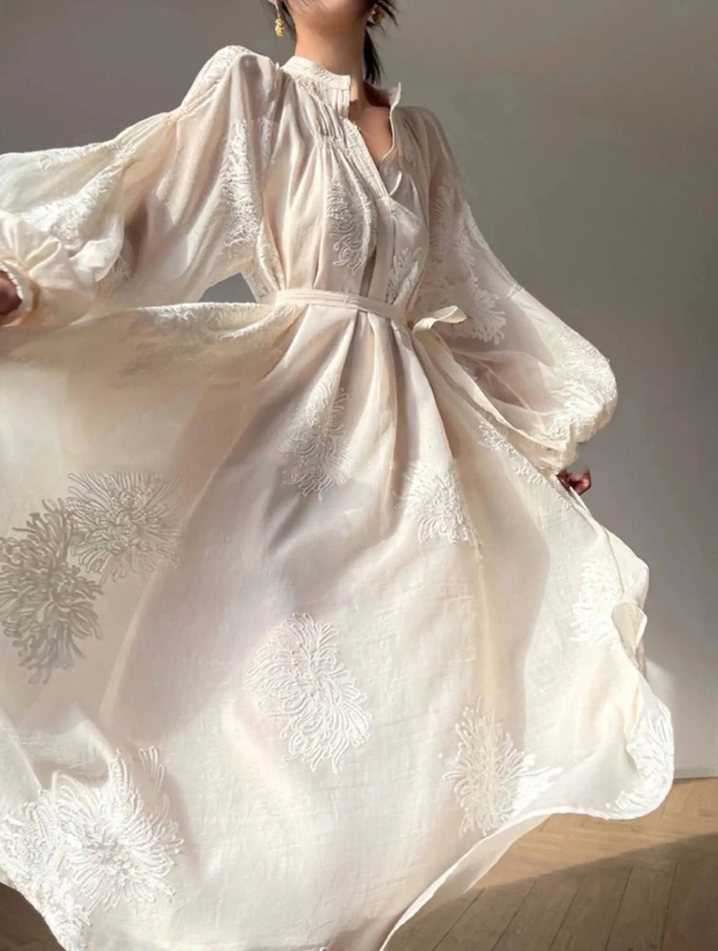 Classic Vintage & Enduringly Stylish Dress