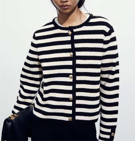 Elegantly Styled Cardigan for Everyday Wear