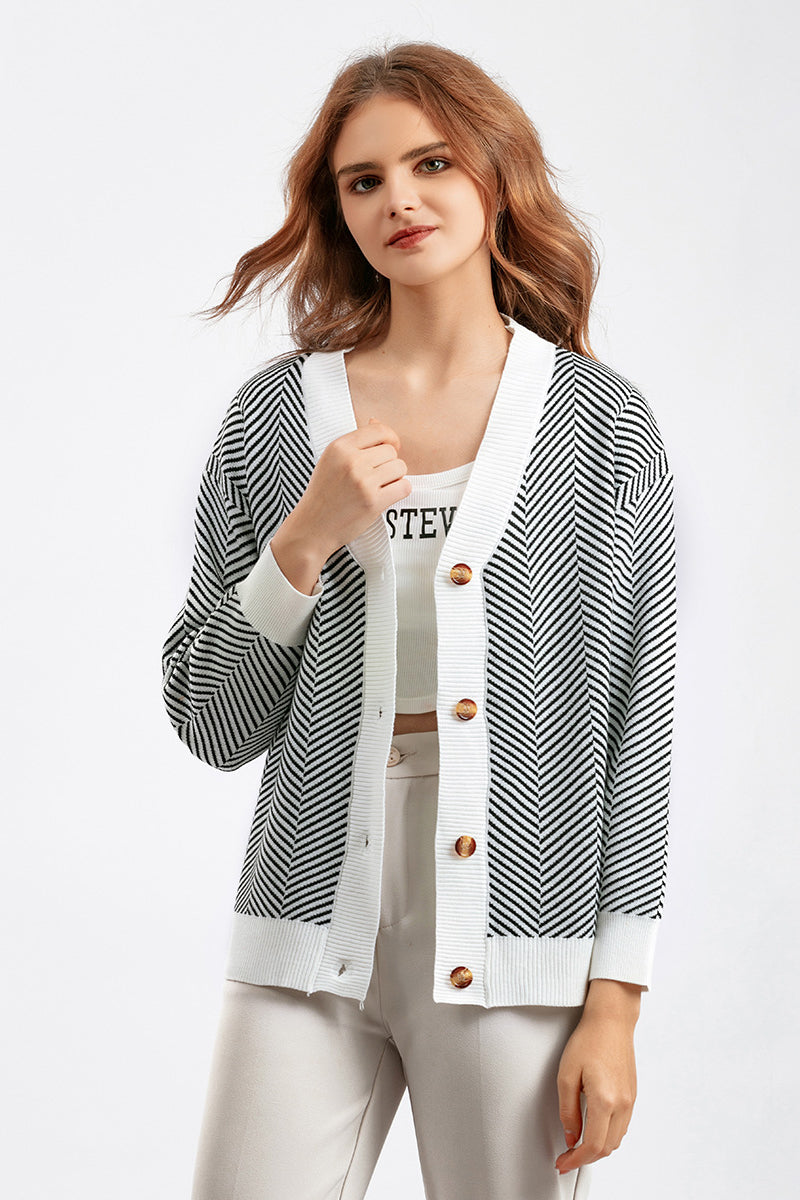 Classic Vintage Sweater with a Flattering Fit