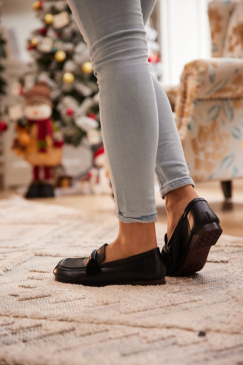 Effortlessly Elegant Garment with a Timeless Design