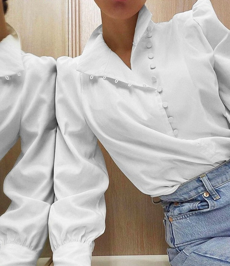Effortlessly Elegant Blouse with a Timeless Design