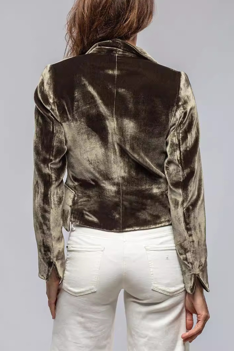 Polished Garment with an Effortless Classic Look