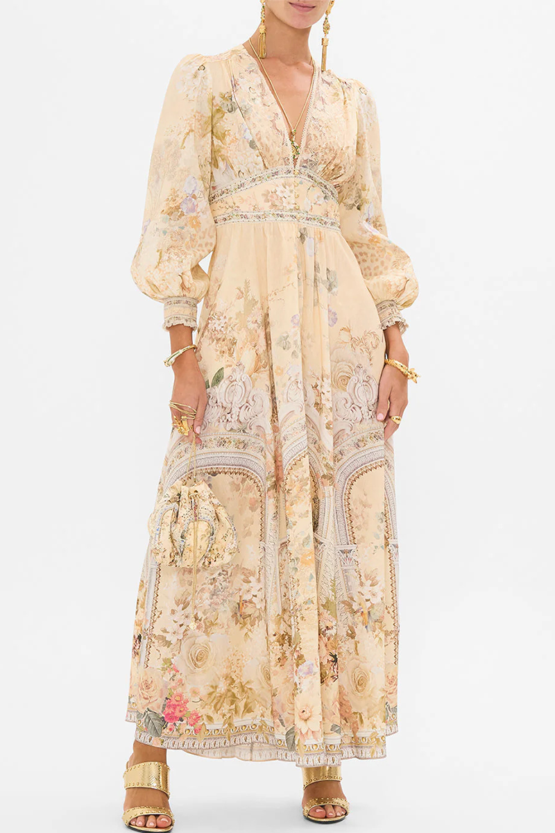 Beautifully Crafted Dress in a Classic Style