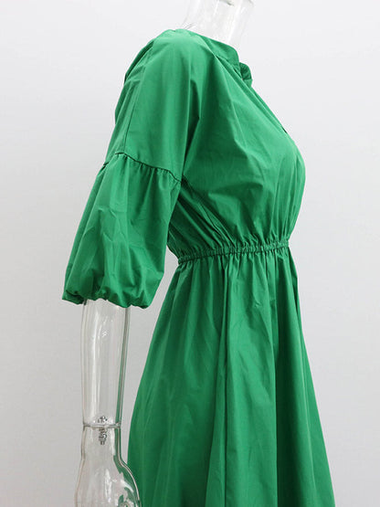 Beautifully Finished Dress in a Timeless Design