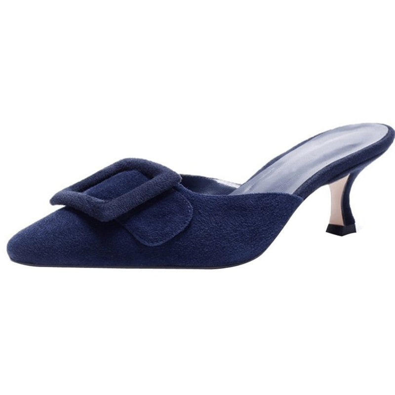 Effortlessly Elegant Garment with a Timeless Design
