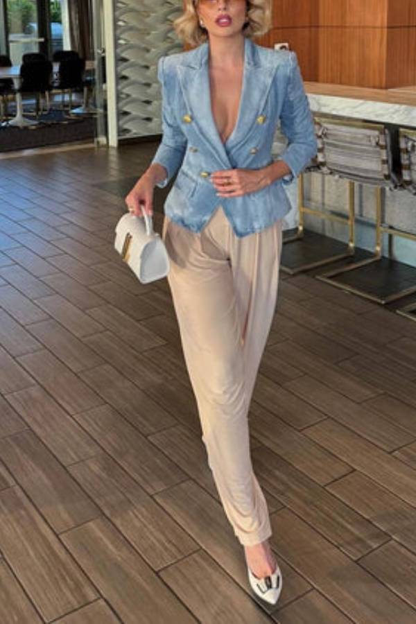 Beautifully Finished Garment in a Timeless Design